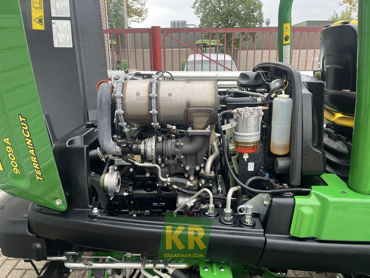 9009A John Deere  - Korrëse bari i kopshtit: foto 4 9009A John Deere  - Korrëse bari i kopshtit: foto 4