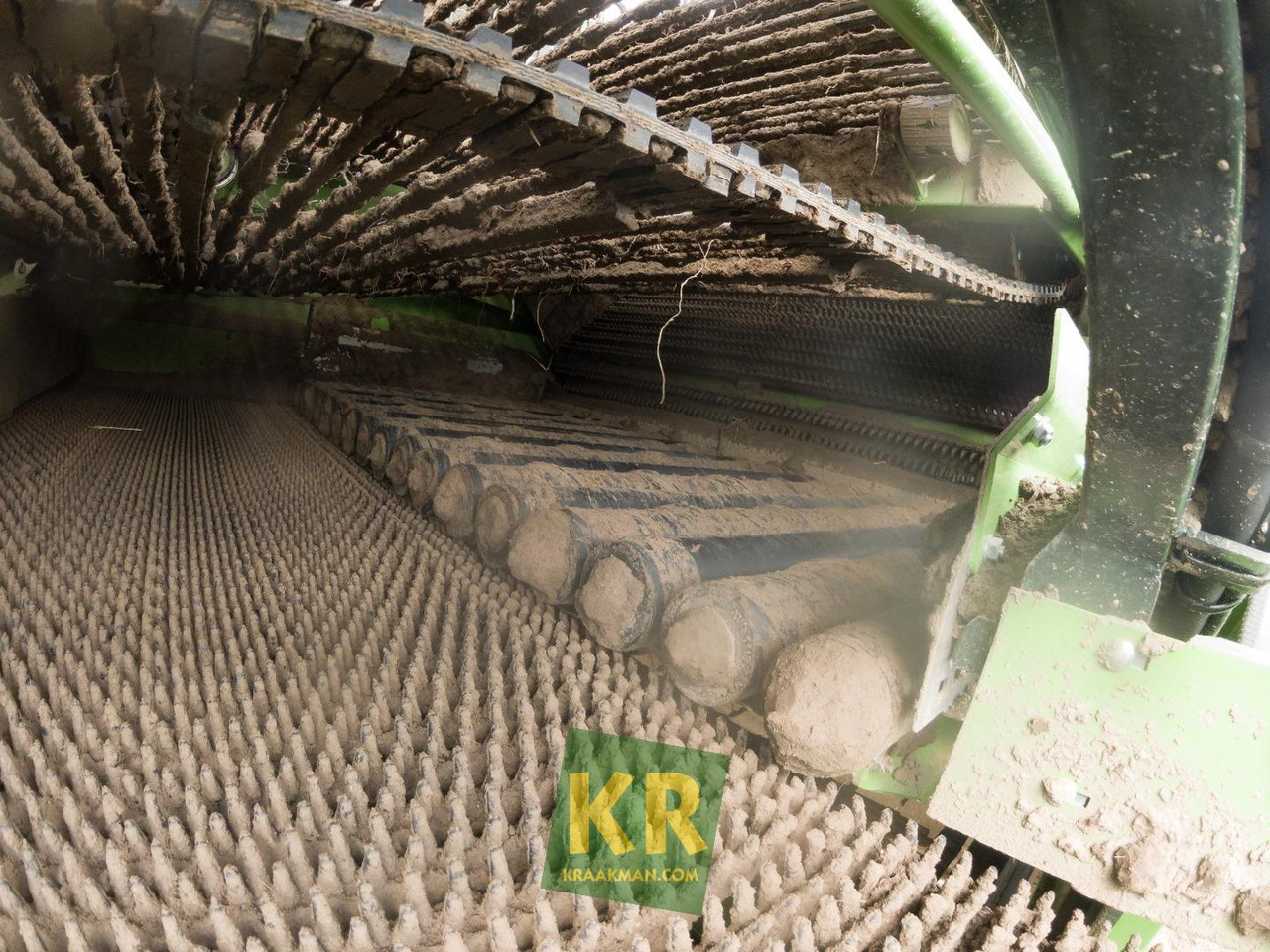 AVR Spirit 9200 aardappelrooier - Makinë për nxjerrjen e patateve: foto 4 AVR Spirit 9200 aardappelrooier - Makinë për nxjerrjen e patateve: foto 4