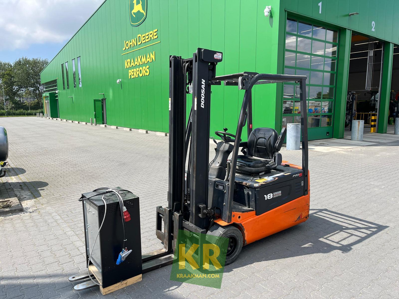 B18T Doosan - Pirun i montuar në kamion: foto 1 B18T Doosan - Pirun i montuar në kamion: foto 1