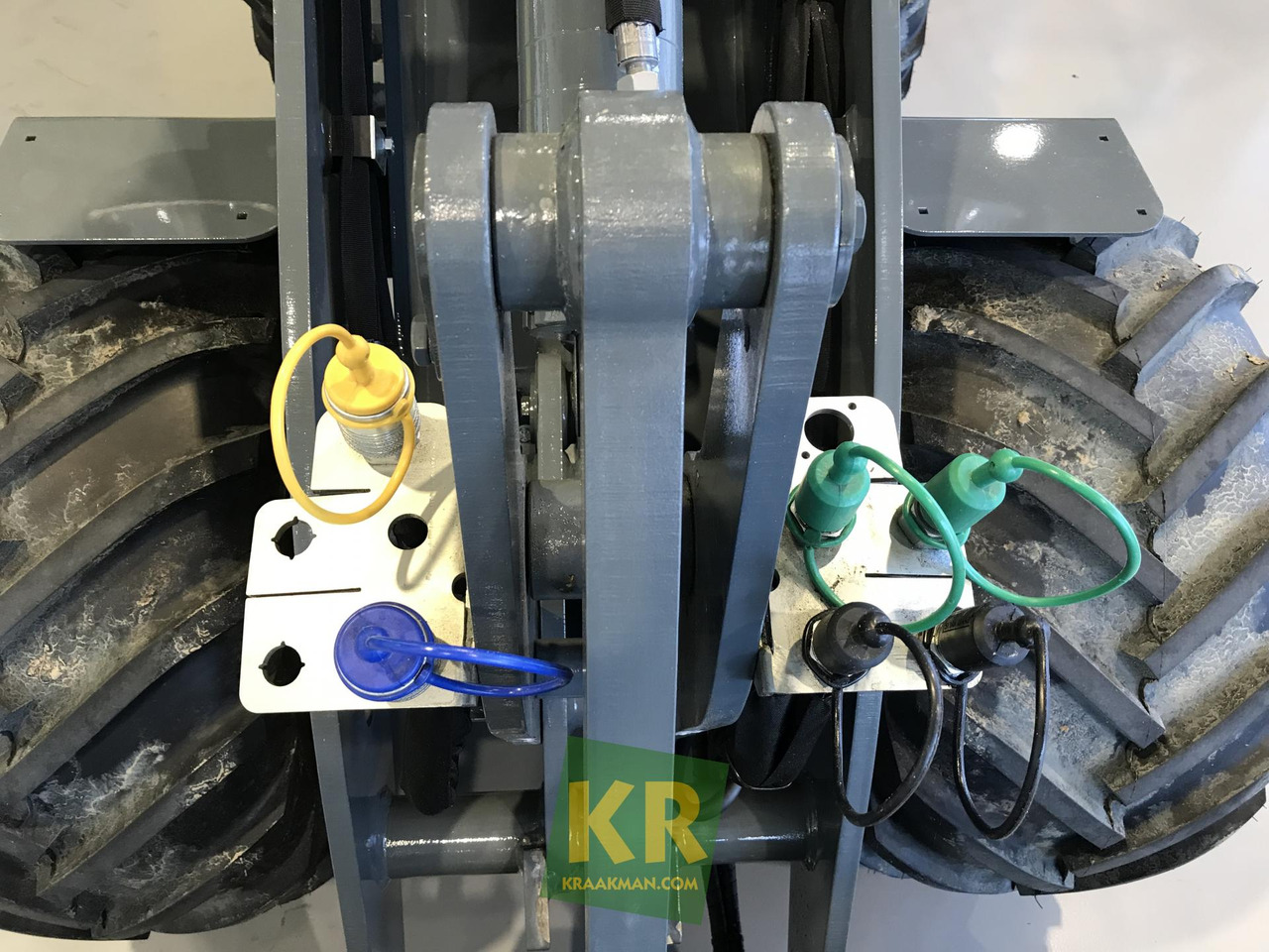 G2200E Giant  - Ngarkues i artikuluar: foto 5 G2200E Giant  - Ngarkues i artikuluar: foto 5