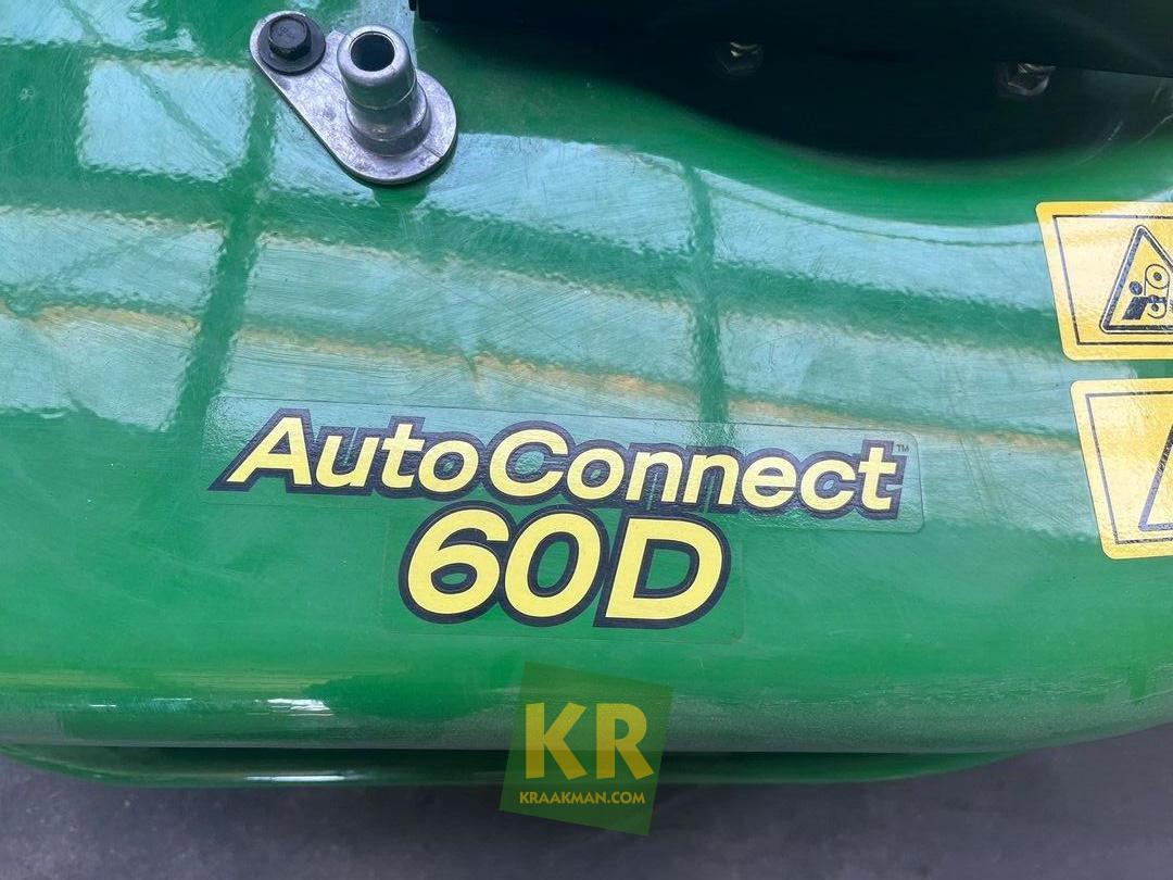 John Deere 60D IN.  - Korrëse bari i kopshtit: foto 4 John Deere 60D IN.  - Korrëse bari i kopshtit: foto 4