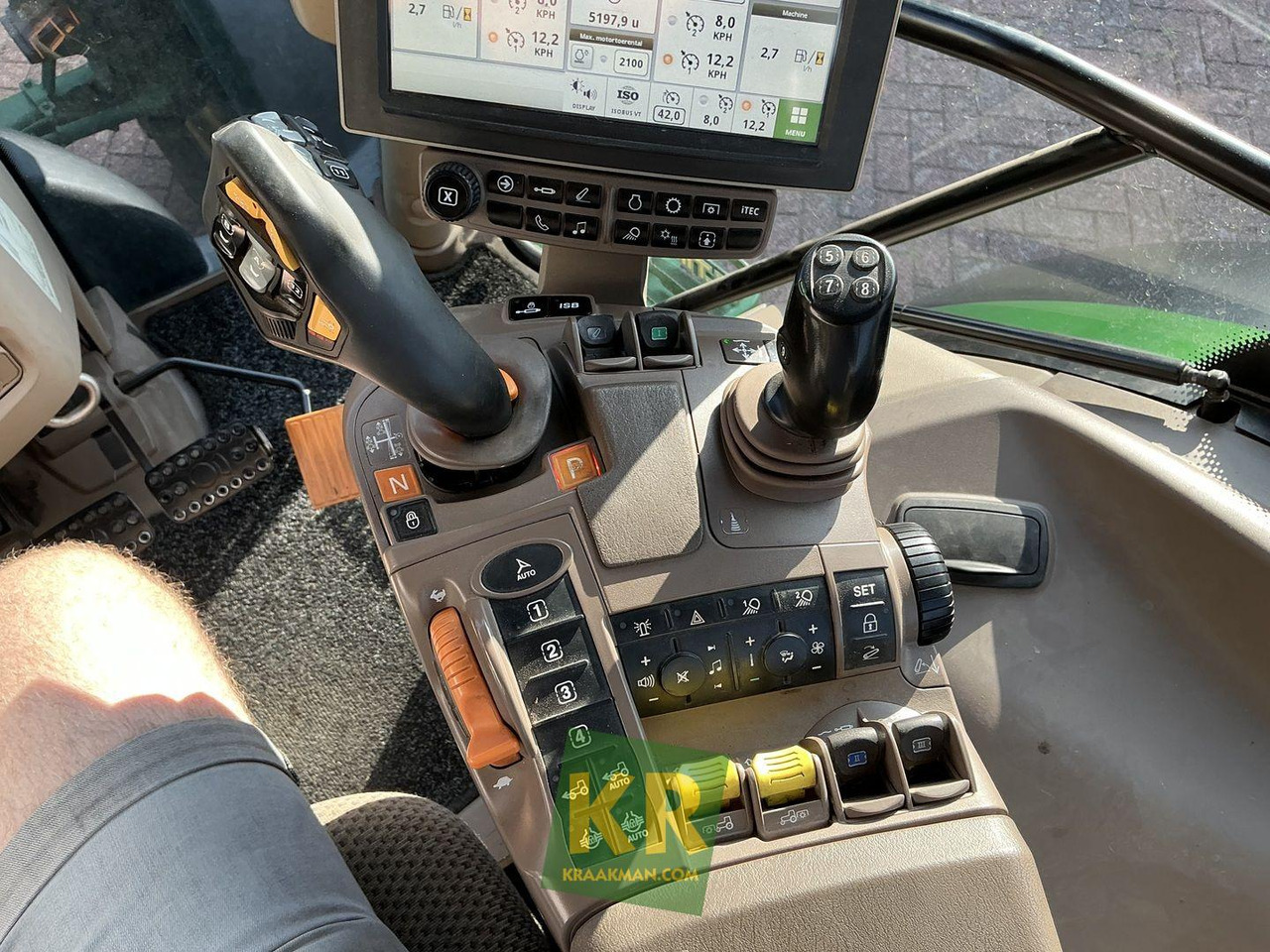 John Deere 6130R - Traktor: foto 1 John Deere 6130R - Traktor: foto 1