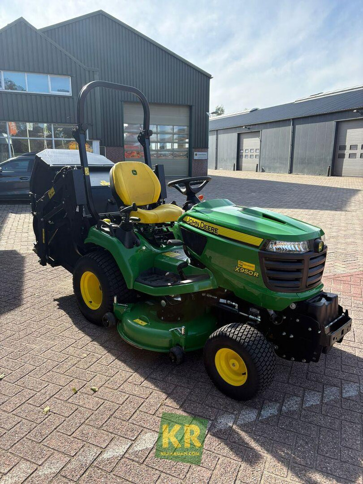 John Deere X950R - Korrëse bari i kopshtit: foto 3 John Deere X950R - Korrëse bari i kopshtit: foto 3