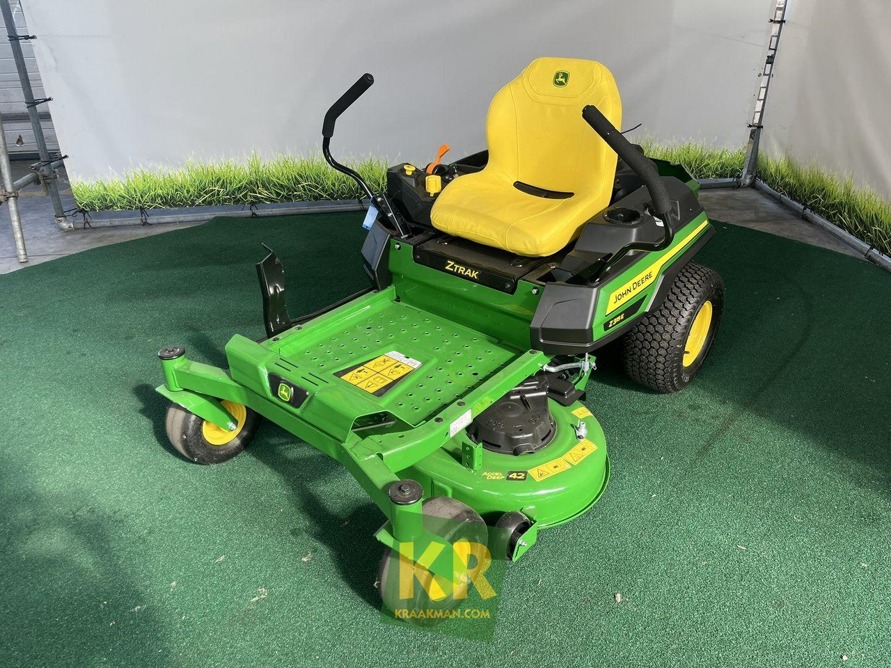John Deere Z315E Zeroturn maaier - Korrëse bari i kopshtit: foto 2 John Deere Z315E Zeroturn maaier - Korrëse bari i kopshtit: foto 2