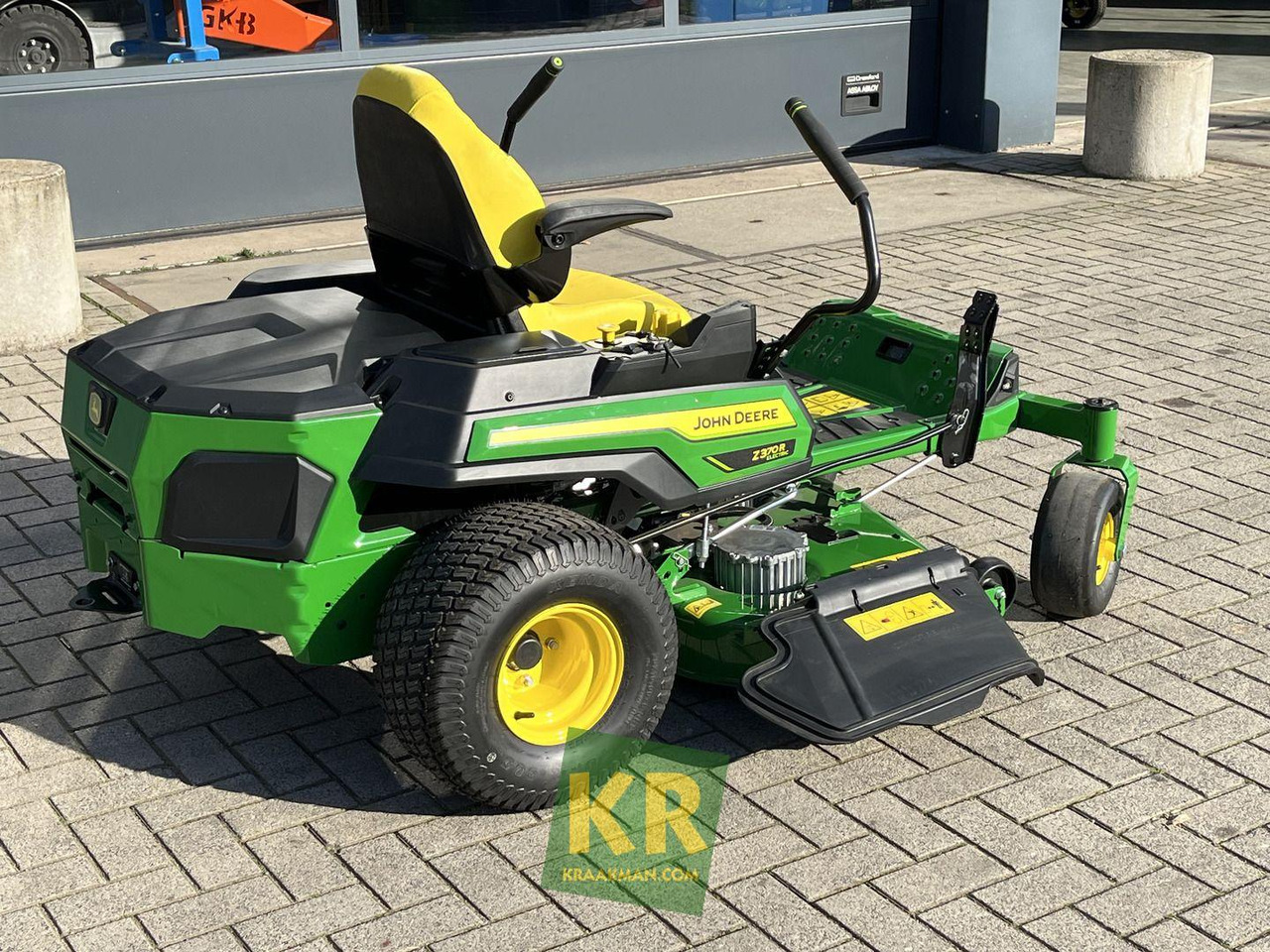 John Deere Z370R ELECTRIC - Korrëse bari i kopshtit: foto 4 John Deere Z370R ELECTRIC - Korrëse bari i kopshtit: foto 4