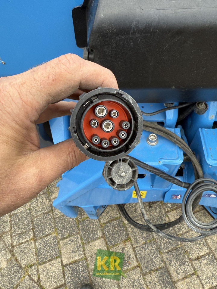 Polaris 14 Lemken  - Shpërndarës plehu kimik: foto 1 Polaris 14 Lemken  - Shpërndarës plehu kimik: foto 1