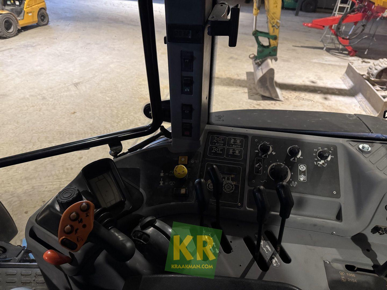 TM190 New Holland - Traktor: foto 2 TM190 New Holland - Traktor: foto 2