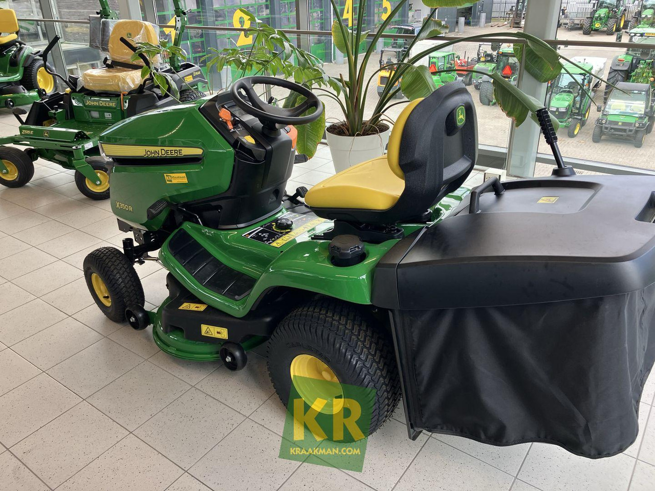 X350R John Deere - Korrëse bari i kopshtit: foto 2 X350R John Deere - Korrëse bari i kopshtit: foto 2
