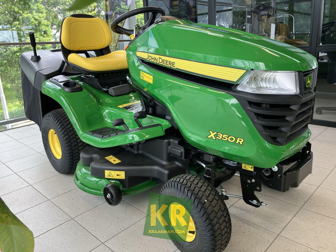 X350R John Deere - Korrëse bari i kopshtit: foto 1 X350R John Deere - Korrëse bari i kopshtit: foto 1