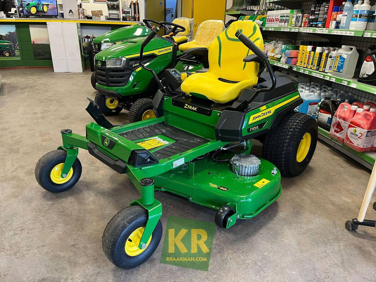 Z370R ELECTRIC John Deere - Korrëse bari i kopshtit: foto 3 Z370R ELECTRIC John Deere - Korrëse bari i kopshtit: foto 3