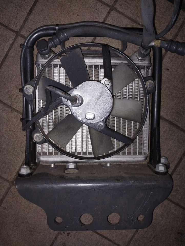 Mercedes Actros Atego Arocs Chłodnica oleju Oil cooler Skrzyni rozdzielczej VG1400 VG1700 VG2400 A9412800106 9412800106 0015003693 0005401988 - Ftohës vaji: foto 1 Mercedes Actros Atego Arocs Chłodnica oleju Oil cooler Skrzyni rozdzielczej VG1400 VG1700 VG2400 A9412800106 9412800106 0015003693 0005401988 - Ftohës vaji: foto 1