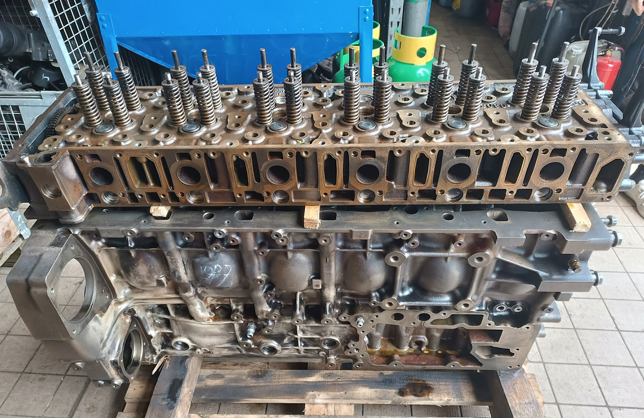 Mercedes Actros MP4 MP5 OM471 471 926 ENGINE HEAD - Motori dhe pjesë këmbimi: foto 4 Mercedes Actros MP4 MP5 OM471 471 926 ENGINE HEAD - Motori dhe pjesë këmbimi: foto 4