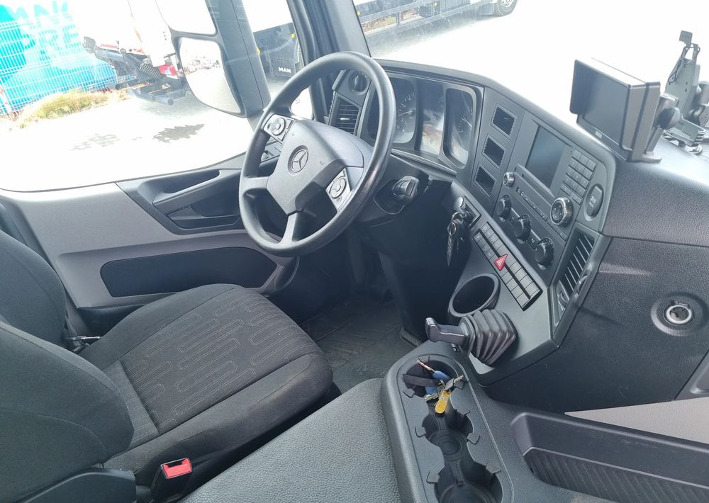 Mercedes-Benz Antos 1830   rozstaw osi 3,60 - Kamion kabinë-shasi: foto 4 Mercedes-Benz Antos 1830   rozstaw osi 3,60 - Kamion kabinë-shasi: foto 4