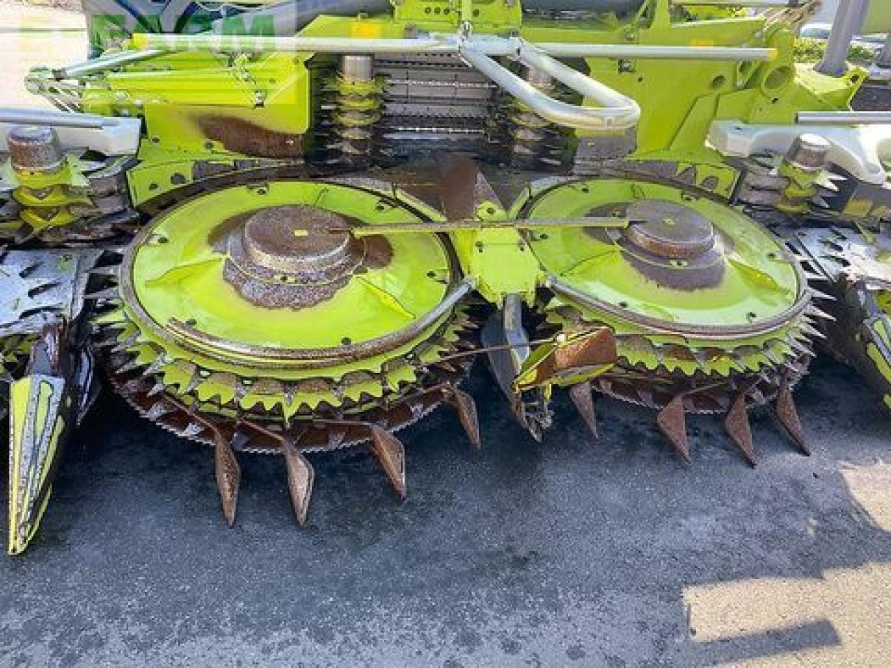 Koka e korrëses foragjere CLAAS orbis 900 i53: foto 14 Koka e korrëses foragjere CLAAS orbis 900 i53: foto 14