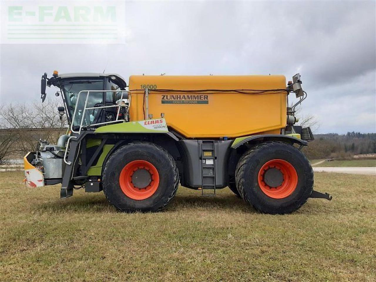 CLAAS xerion 4000 saddle trac SADDLE TRAC - Spërkatës i vetëlëvizshëm: foto 4 CLAAS xerion 4000 saddle trac SADDLE TRAC - Spërkatës i vetëlëvizshëm: foto 4