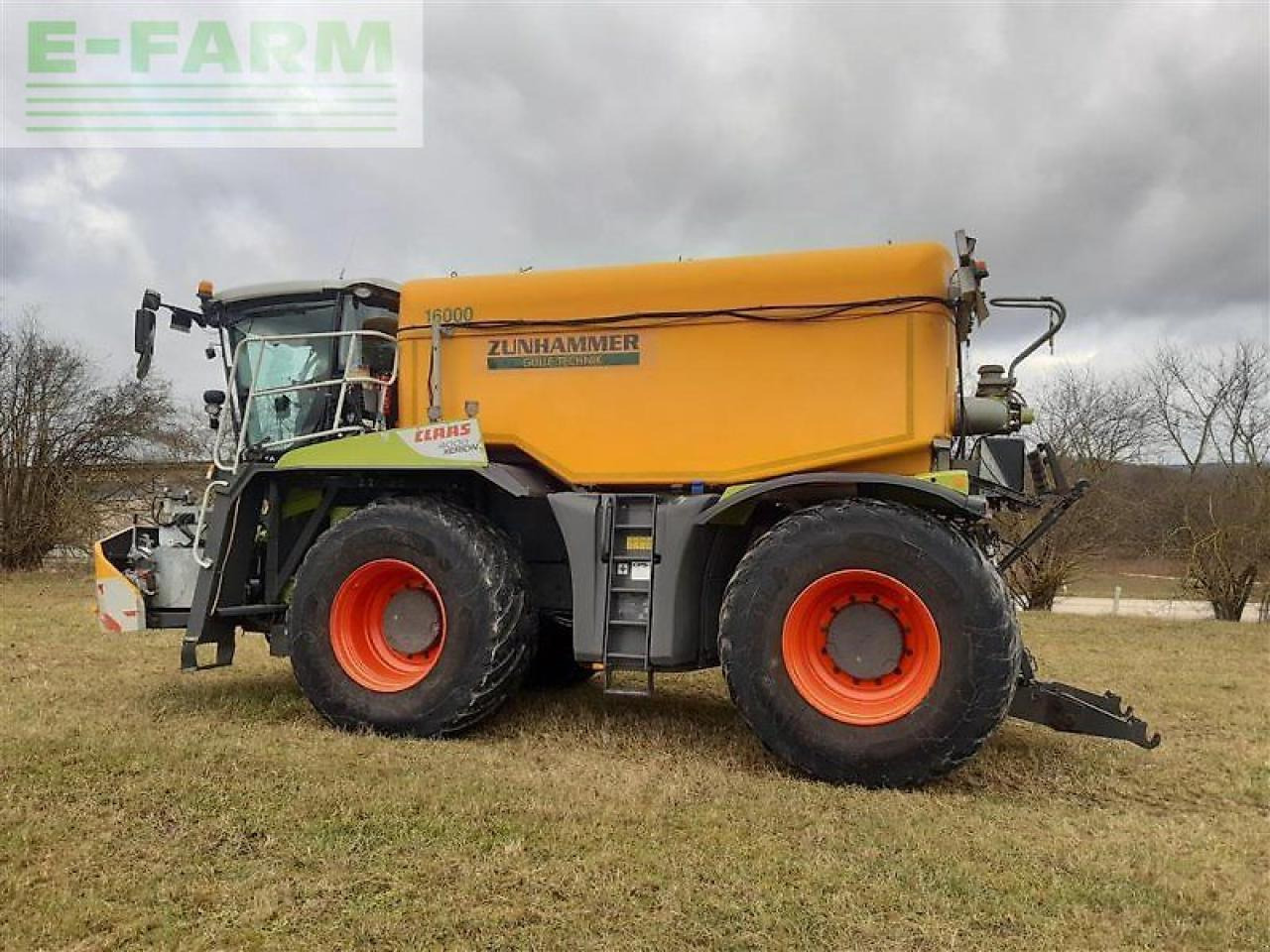 CLAAS xerion 4000 saddle trac SADDLE TRAC - Spërkatës i vetëlëvizshëm: foto 5 CLAAS xerion 4000 saddle trac SADDLE TRAC - Spërkatës i vetëlëvizshëm: foto 5