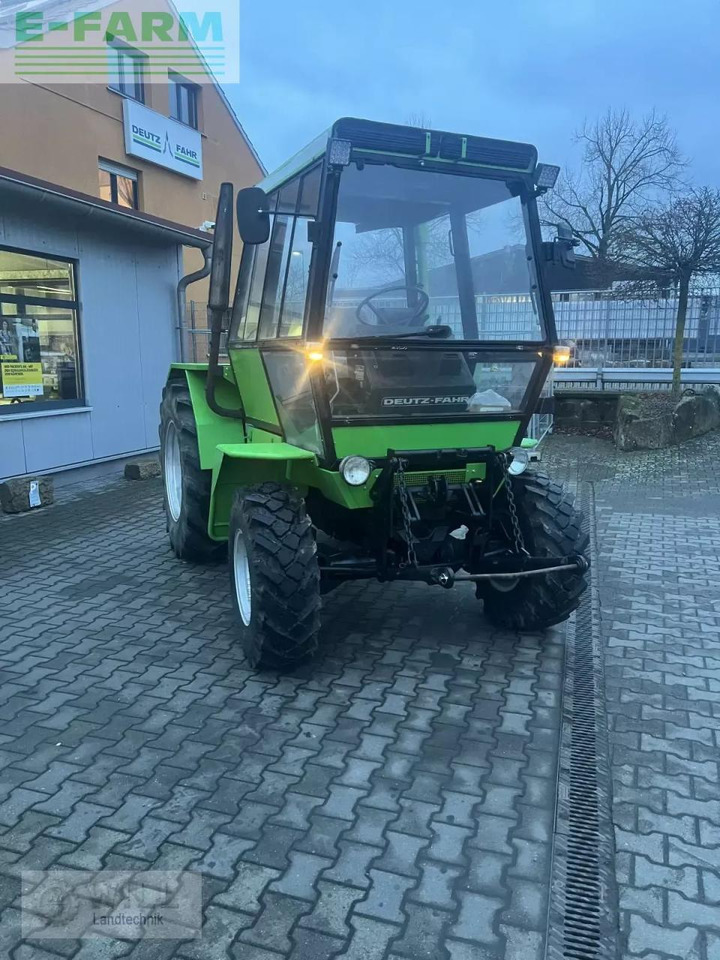 Deutz-Fahr intrac 2004 - Traktor: foto 2 Deutz-Fahr intrac 2004 - Traktor: foto 2