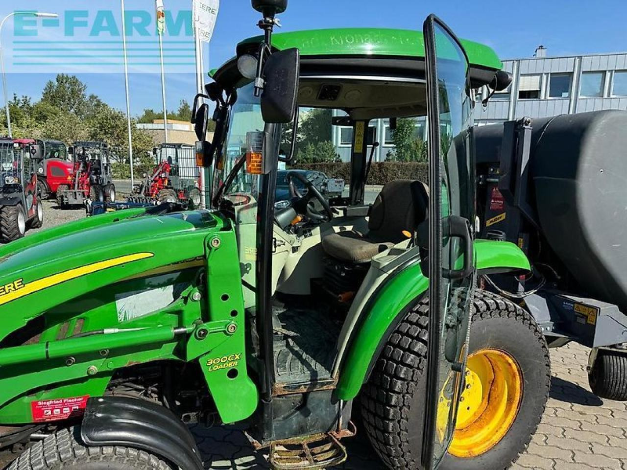 John Deere 3720 - Traktor: foto 5 John Deere 3720 - Traktor: foto 5