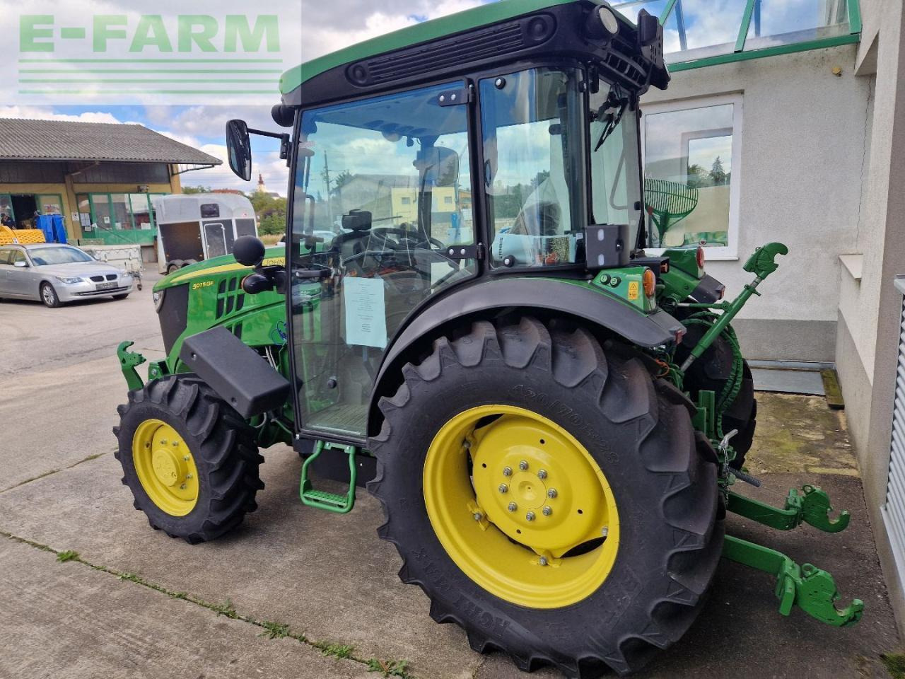 Traktor John Deere 5075 GF: foto 6