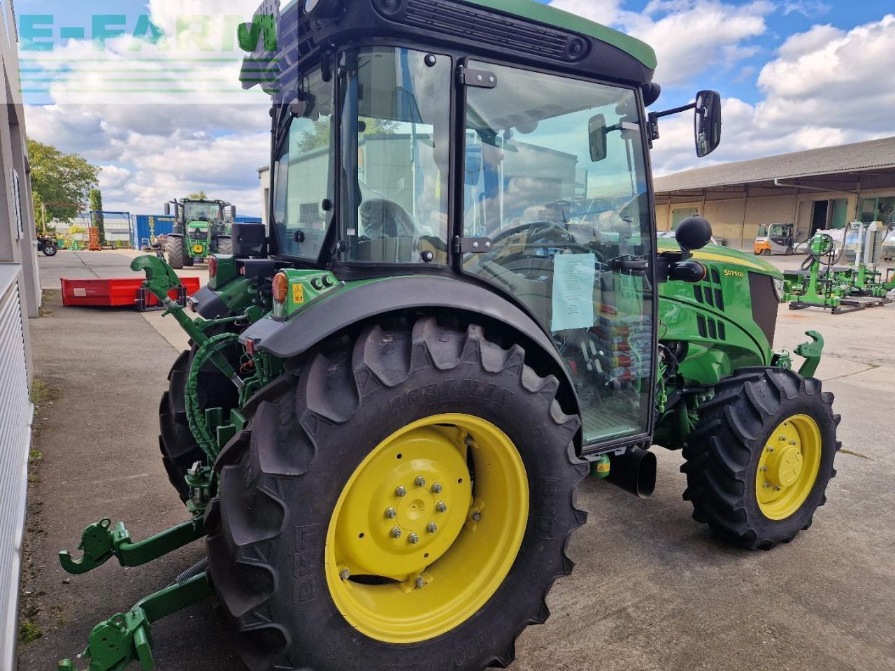 Traktor John Deere 5075 GF: foto 8