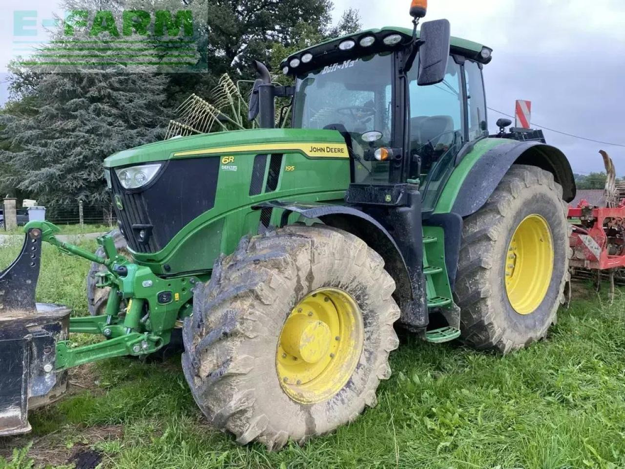 John Deere 6r 195 - Traktor: foto 1 John Deere 6r 195 - Traktor: foto 1
