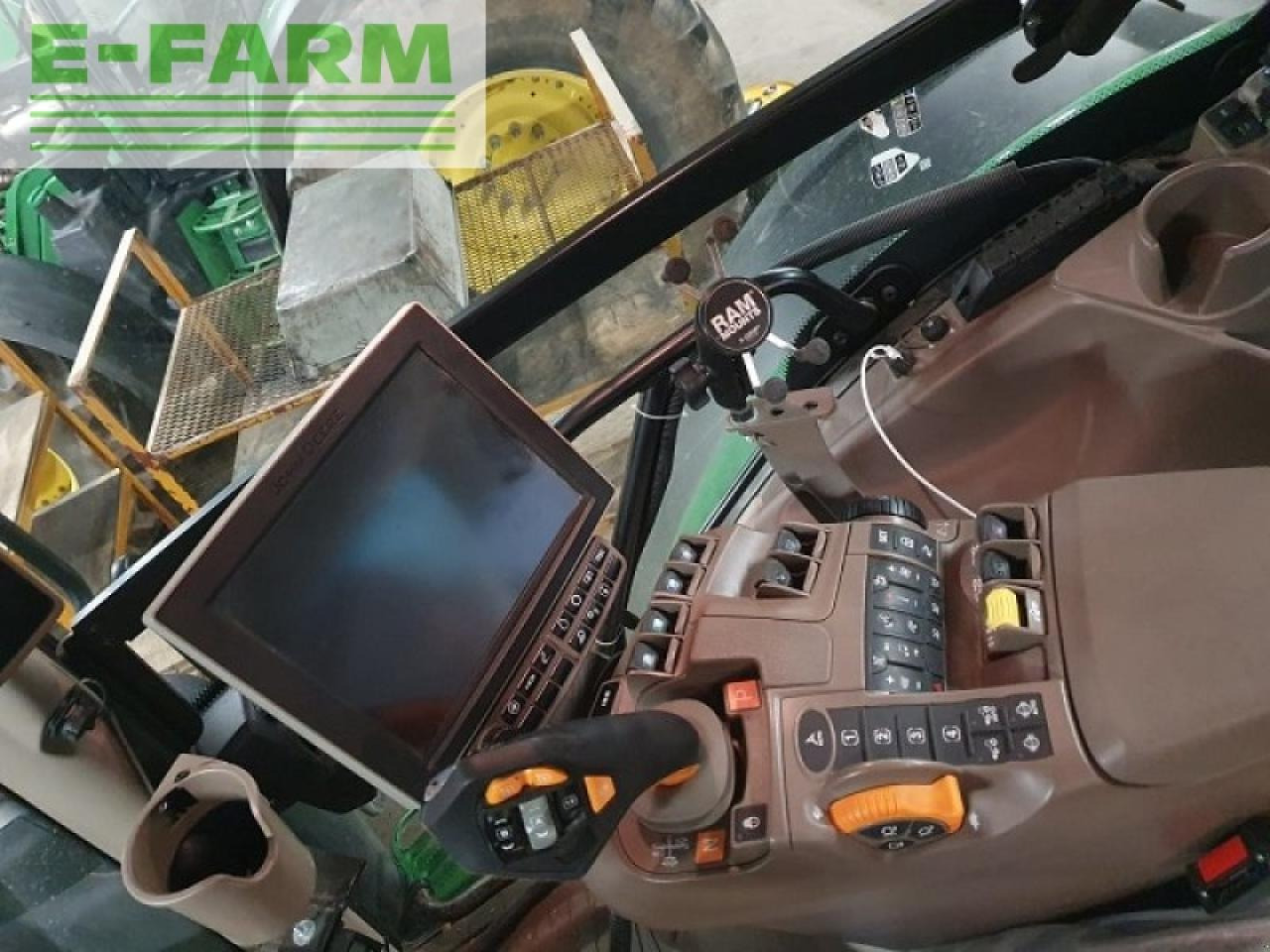 John Deere 6r 215 - Traktor: foto 5 John Deere 6r 215 - Traktor: foto 5