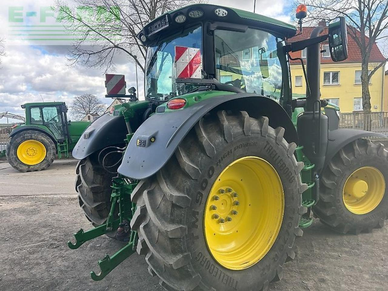 John Deere 6r 215 - Traktor: foto 4 John Deere 6r 215 - Traktor: foto 4