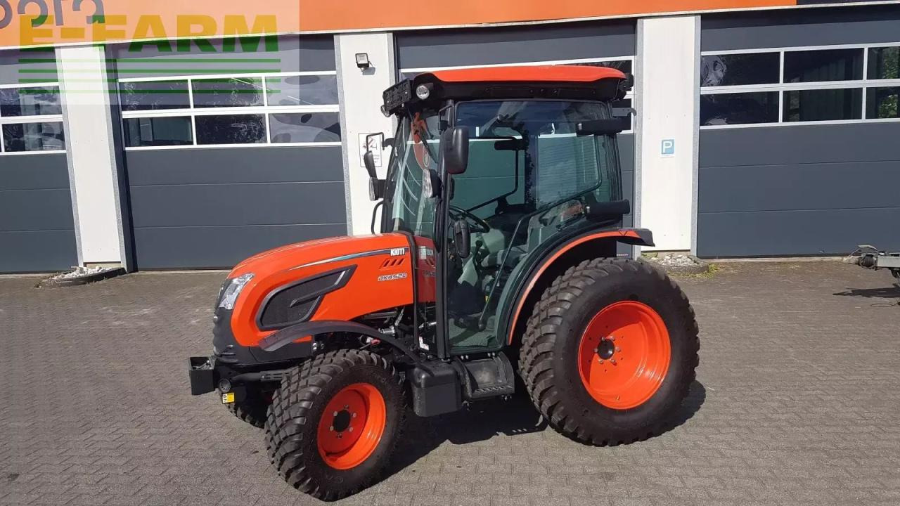 Kioti dk4520 - Traktor: foto 3 Kioti dk4520 - Traktor: foto 3