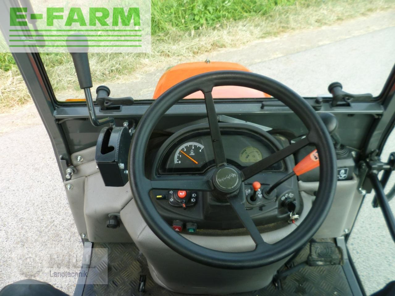 Traktor Kubota bx 2350: foto 16