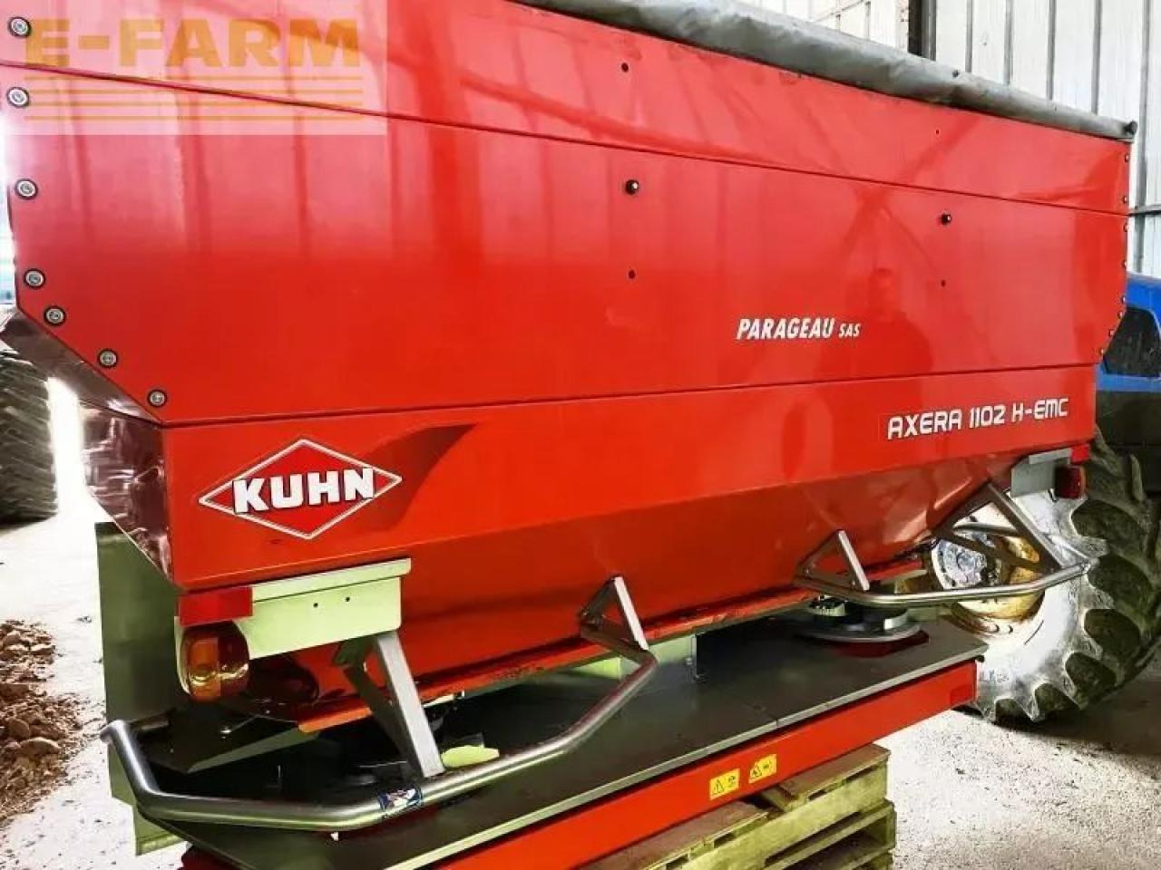 Kuhn axera 1102 h-emc - Shpërndarës plehu kimik: foto 2 Kuhn axera 1102 h-emc - Shpërndarës plehu kimik: foto 2