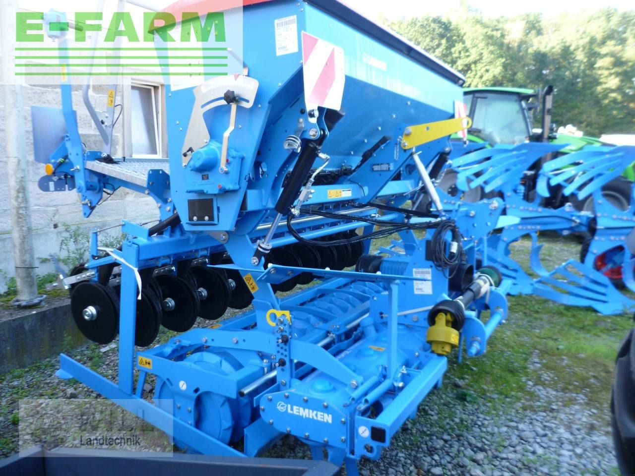 Lemken zirkon 8/300 + saphir 7/300 - Mbjellëse e kombinuar në radhë: foto 4 Lemken zirkon 8/300 + saphir 7/300 - Mbjellëse e kombinuar në radhë: foto 4