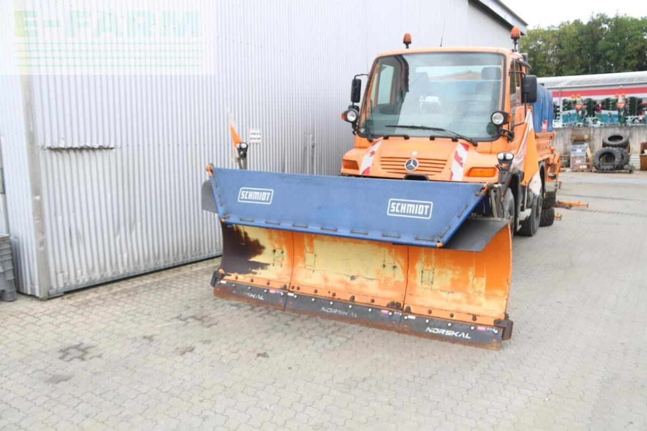 Mercedes-Benz unimog u 400 - Makinë për heqjen e borës: foto 2 Mercedes-Benz unimog u 400 - Makinë për heqjen e borës: foto 2