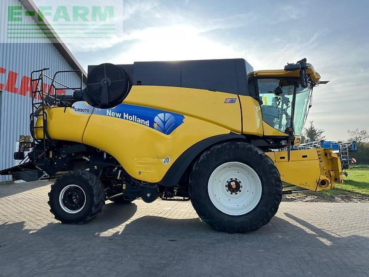 New Holland cr 9070 - Autokombajnë: foto 4 New Holland cr 9070 - Autokombajnë: foto 4