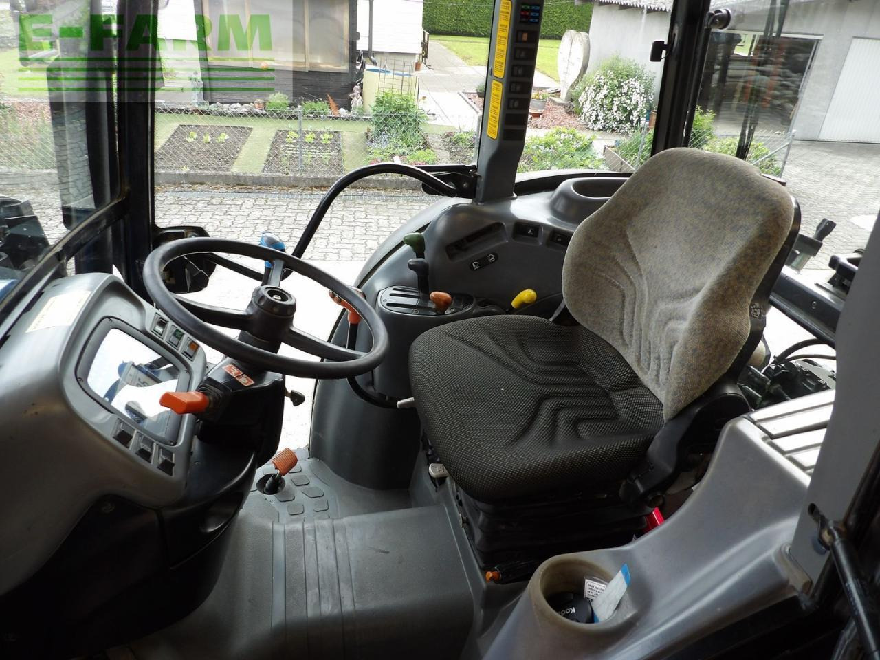 New Holland new holland tn 85 ss - Traktor: foto 5 New Holland new holland tn 85 ss - Traktor: foto 5