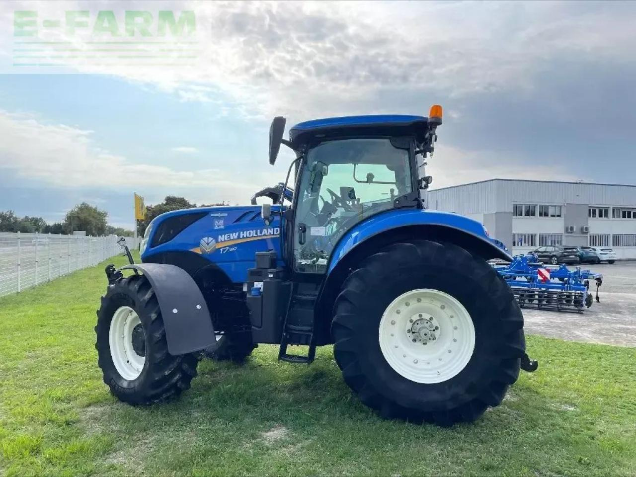 New Holland t7.190 - Traktor: foto 4 New Holland t7.190 - Traktor: foto 4