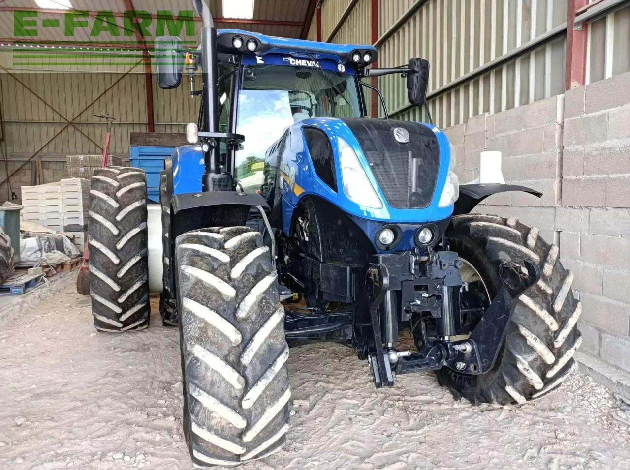 New Holland t7.230 - Traktor: foto 1 New Holland t7.230 - Traktor: foto 1