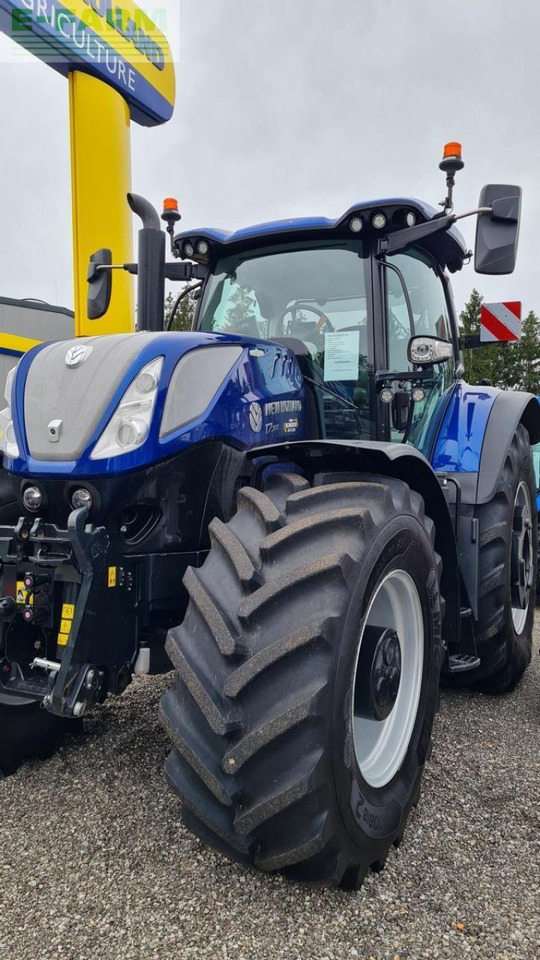 New Holland t7.300auto command - Traktor: foto 3 New Holland t7.300auto command - Traktor: foto 3