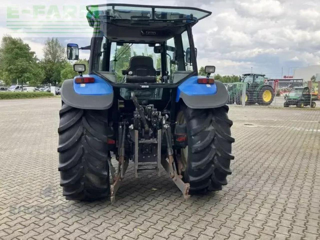 New Holland ts 115 - Traktor: foto 4 New Holland ts 115 - Traktor: foto 4
