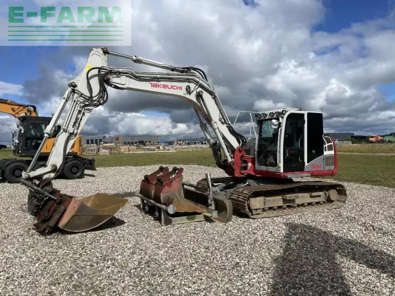 Takeuchi tb 2150 - Ekskavator me zinxhirë: foto 1 Takeuchi tb 2150 - Ekskavator me zinxhirë: foto 1