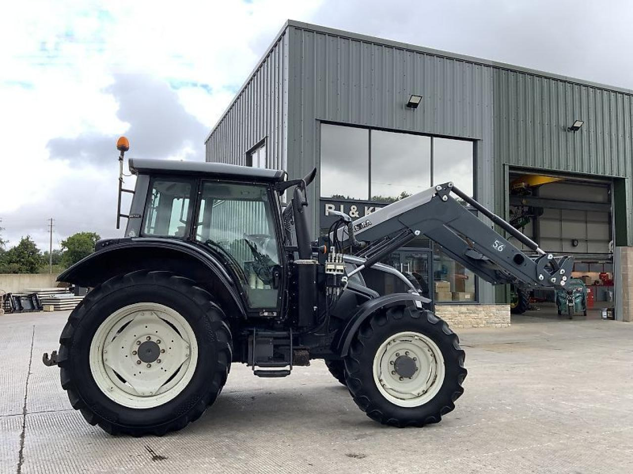 Valtra n103 hi tech (st23719) - Traktor: foto 2 Valtra n103 hi tech (st23719) - Traktor: foto 2