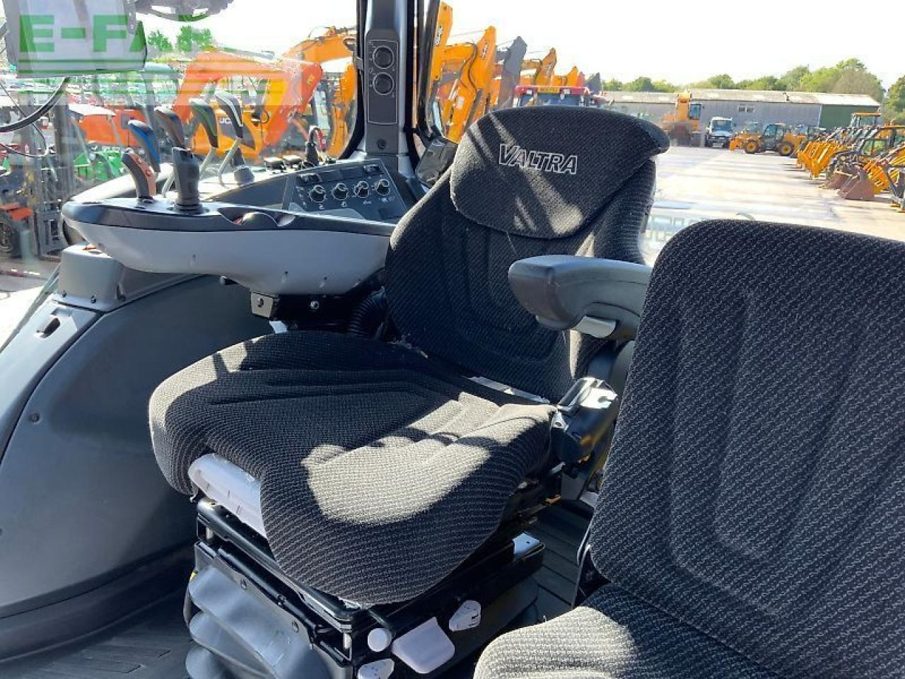 Traktor Valtra n175 active tractor (st24335) Active: foto 23