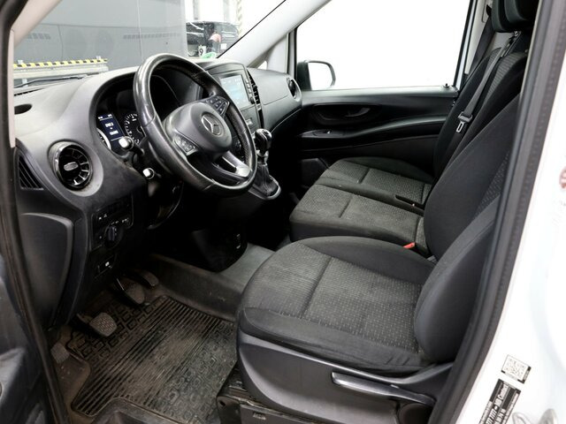 Interior photo 1: Furgon i vogël MERCEDES-BENZ Vito114 KA Kompakt ,Klima,Kamera,Tempomat... Interior photo 1: Furgon i vogël MERCEDES-BENZ Vito114 KA Kompakt ,Klima,Kamera,Tempomat...