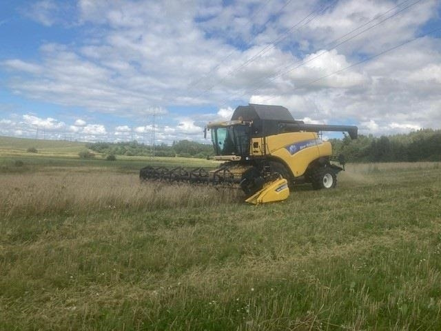 New Holland CR 980 1050er hjul og 30Fod 4 hjulstræk - Autokombajnë: foto 1 New Holland CR 980 1050er hjul og 30Fod 4 hjulstræk - Autokombajnë: foto 1