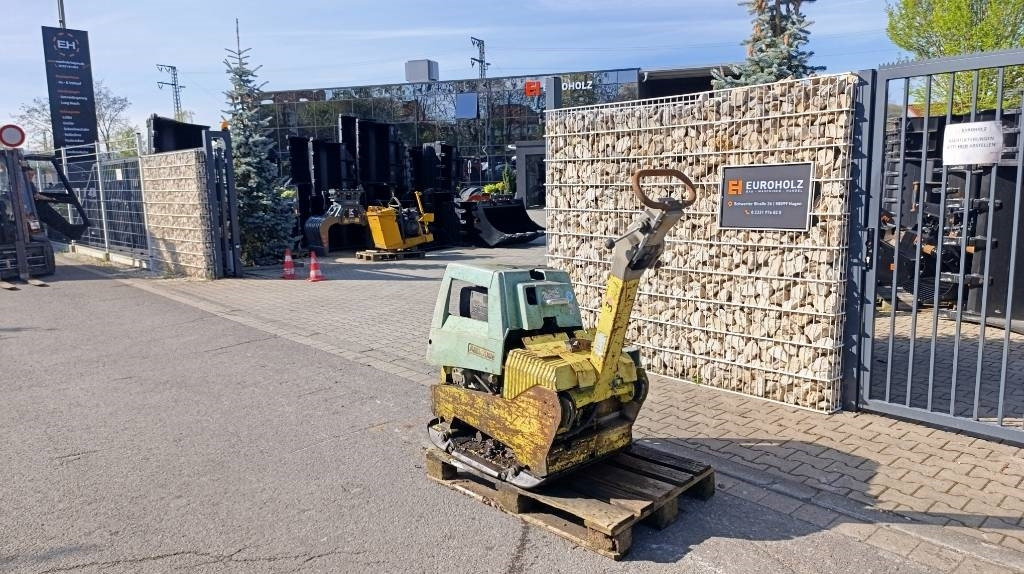 Ammann AVH 6030 Bj 2007, mit defektem Motor, Ersatzteile - Pllakë vibratori: foto 3 Ammann AVH 6030 Bj 2007, mit defektem Motor, Ersatzteile - Pllakë vibratori: foto 3