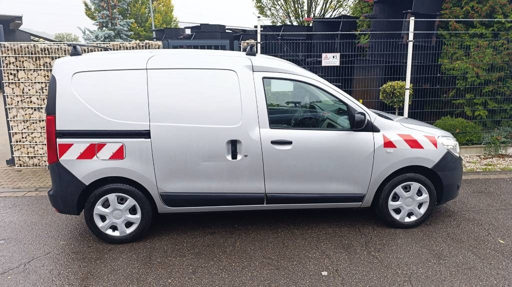 Dacia Dokker Transporter, Kastenwagen, Werkstattschränke - Furgon i vogël: foto 5 Dacia Dokker Transporter, Kastenwagen, Werkstattschränke - Furgon i vogël: foto 5