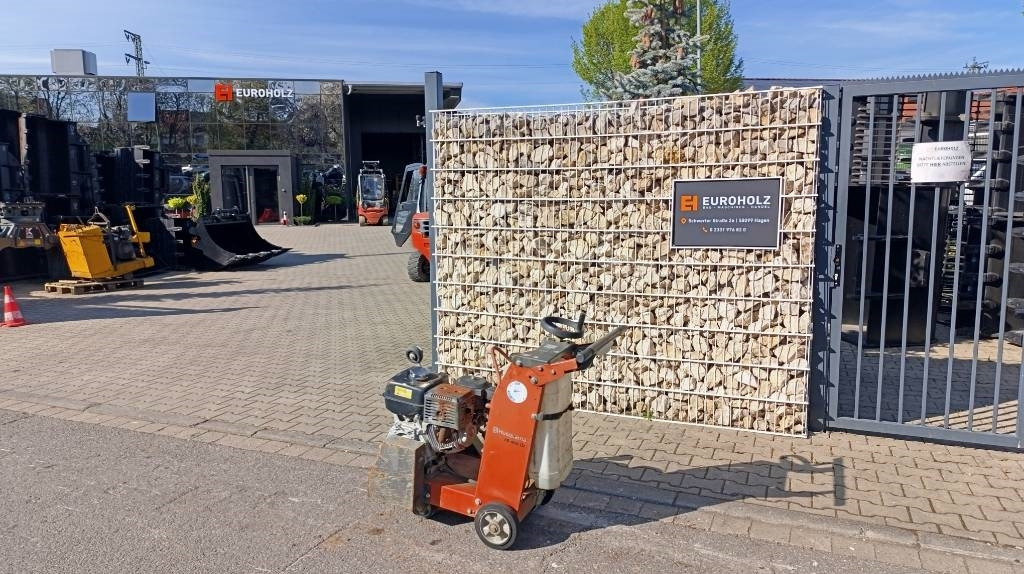 Husqvarna FS 400 LV Fugenschneider Bj 2017 mit Motorproblem - Frezë asfalti: foto 4 Husqvarna FS 400 LV Fugenschneider Bj 2017 mit Motorproblem - Frezë asfalti: foto 4