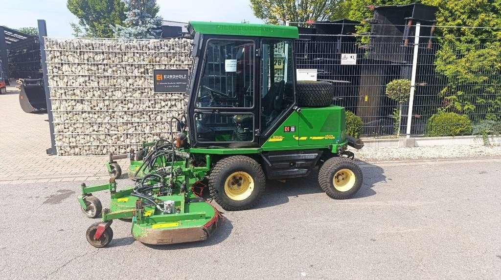 John Deere 1505 vollhydr. Großflächenmäher 3 m Mähwerk Allrad - Korrëse bari: foto 4 John Deere 1505 vollhydr. Großflächenmäher 3 m Mähwerk Allrad - Korrëse bari: foto 4