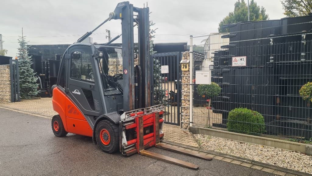 Linde H 30 D, Seitenschieber, Positionierer, Triplex - Pirun më naftë: foto 3 Linde H 30 D, Seitenschieber, Positionierer, Triplex - Pirun më naftë: foto 3