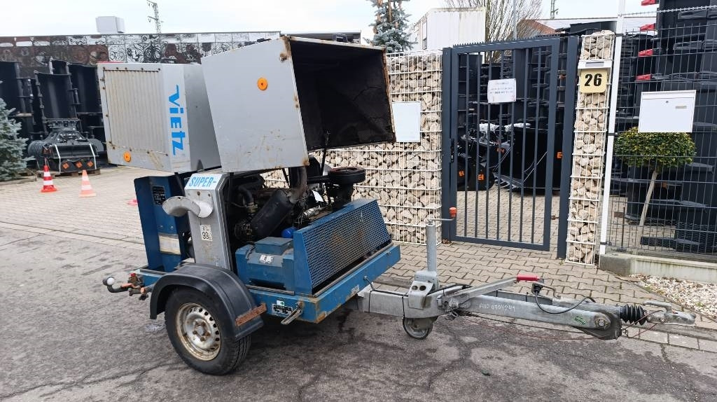 Vietz Baukompressor Arcobil 1, Stromaggregat Deutz-Motor - Kompresor ajri: foto 5 Vietz Baukompressor Arcobil 1, Stromaggregat Deutz-Motor - Kompresor ajri: foto 5