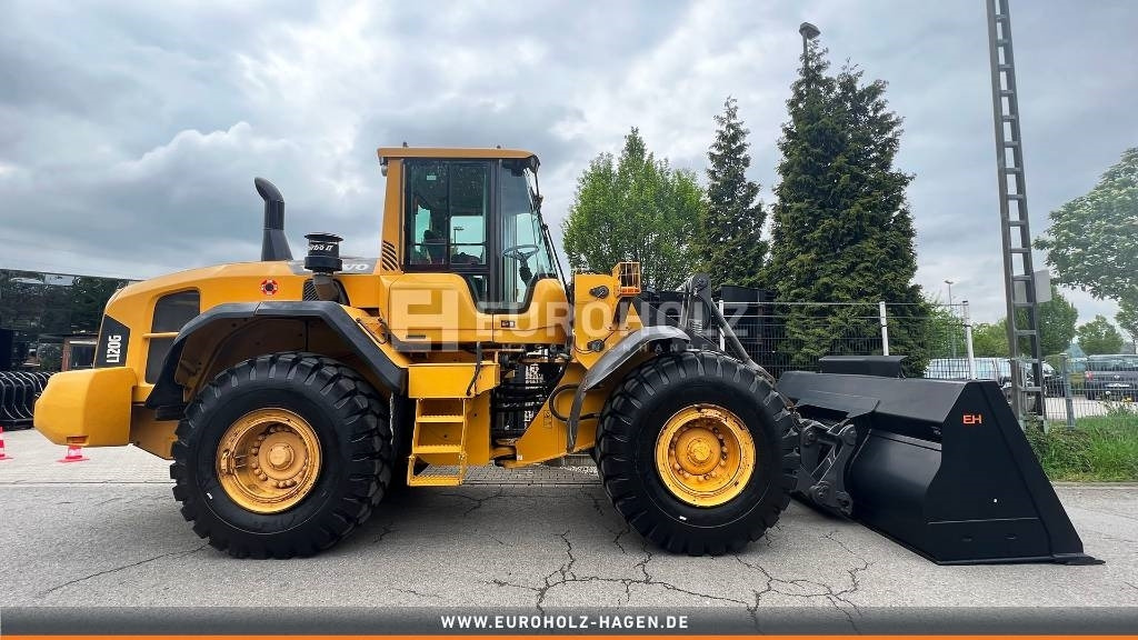 Volvo L 120 G mit Klima und SW, Reifen und Schaufel Neu - Fadrom me goma: foto 5 Volvo L 120 G mit Klima und SW, Reifen und Schaufel Neu - Fadrom me goma: foto 5